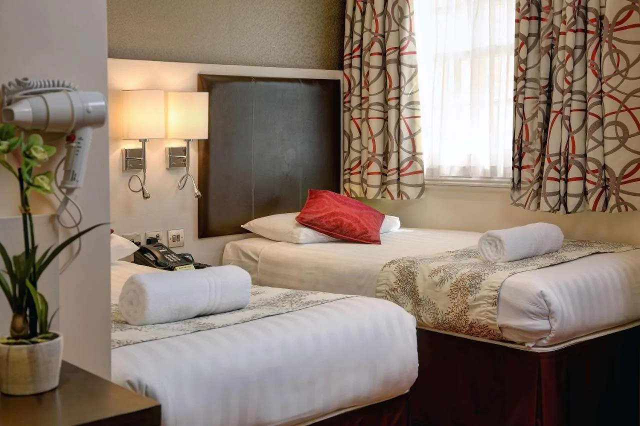 Standard Twin Room - Non-Smoking